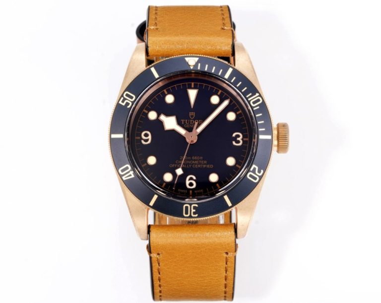 【精仿手錶】帝陀 TUDOR 碧灣系列 DF4 青銅 M79250BM 腕表